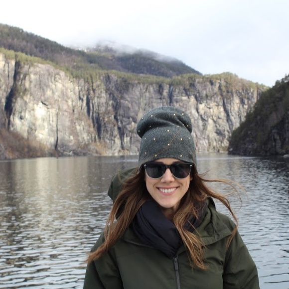 Meet your Posher, Meredith - Picture 3 of 8